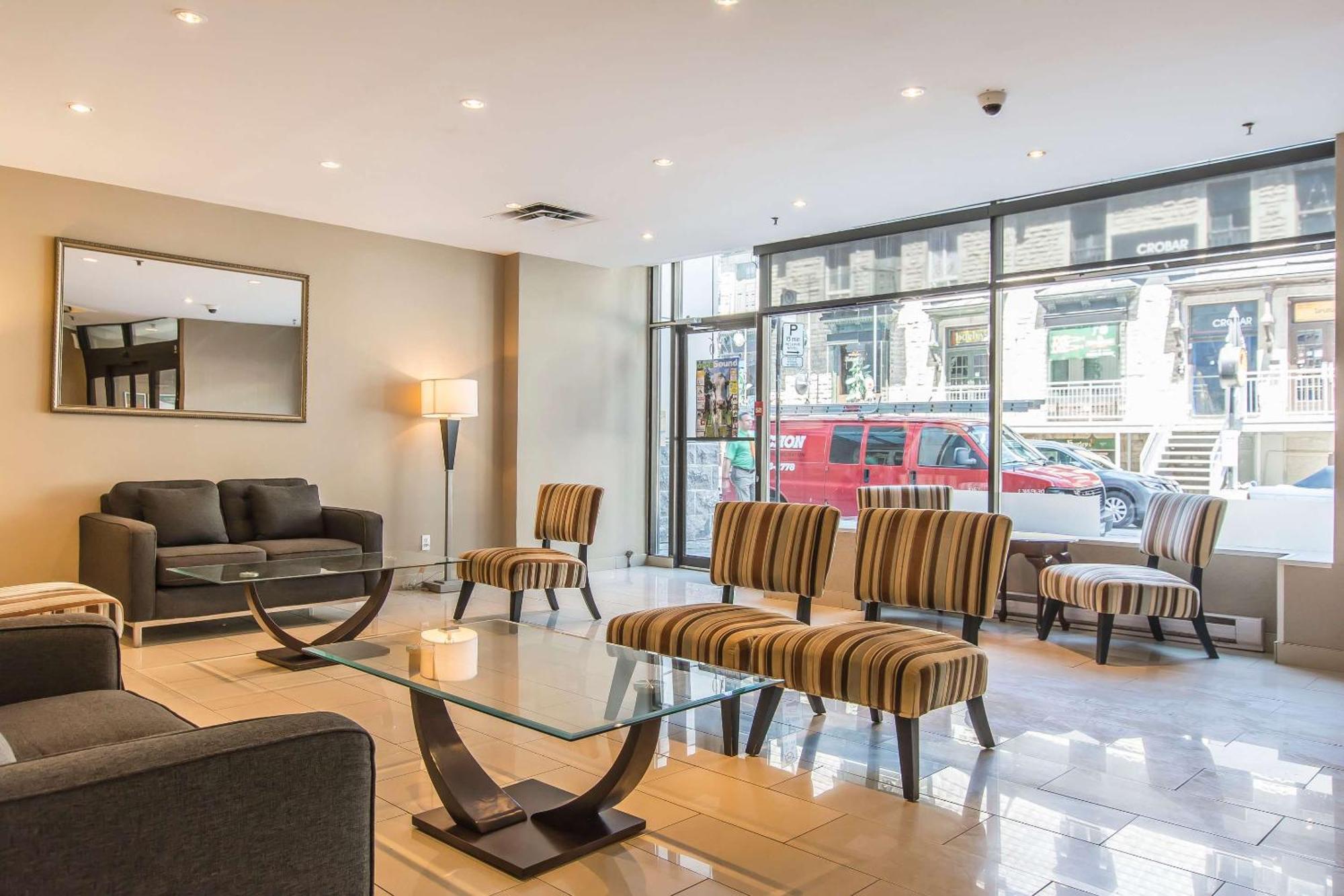 Comfort Suites Downtown Montreal Exterior photo