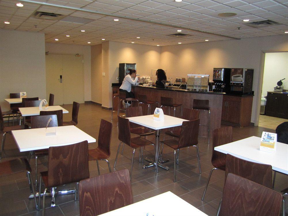 Comfort Suites Downtown Montreal Exterior photo
